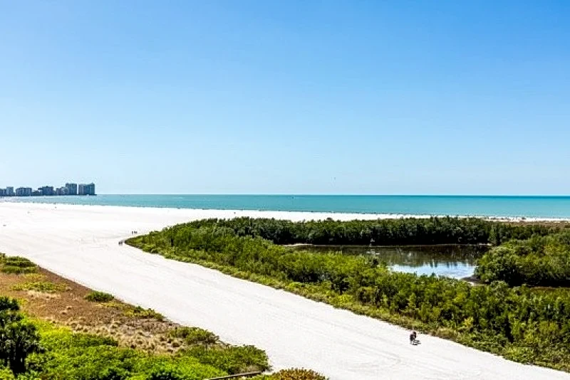South Seas Towers 4-711, Towers 4 Condo Perfect for 6 Guests in Tigertail Beach - Marco Island