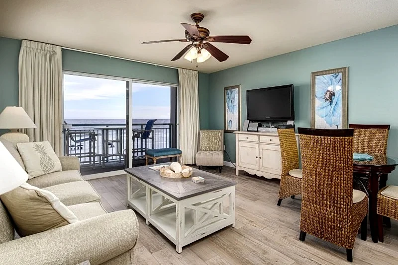 Pelican Isle 309: Beautiful 4th floor, FREE BEACH SERVICE,KEYLESS ENTRY in Fort Walton Beach, Florida, United States — photo 2