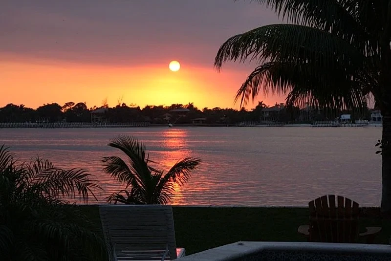 Waterfront Tuscan Mansion with Private Beach & Dock in West Palm Beach, Florida, United States — photo 2