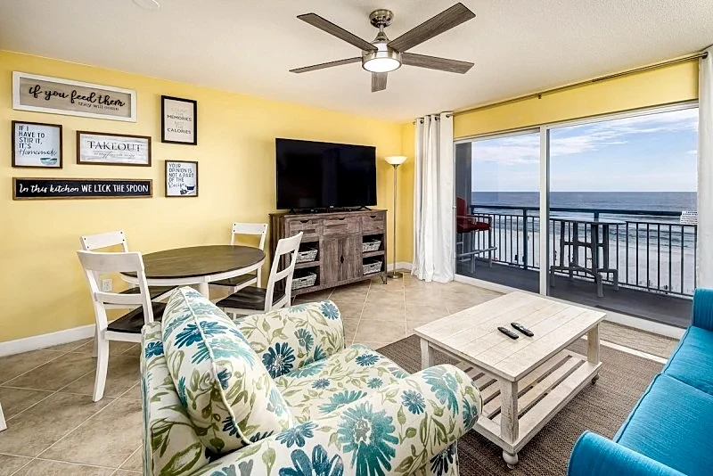 Pelican Isle 406: Take A Look! Perfect Beach Retreat with Free Beach Service! in Fort Walton Beach, Florida, United States — photo 4