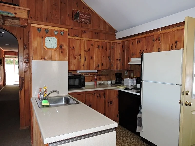 Patrician Shores on Winnipesaukee Home Right On The Beach in Meredith, New Hampshire, United States — photo 4