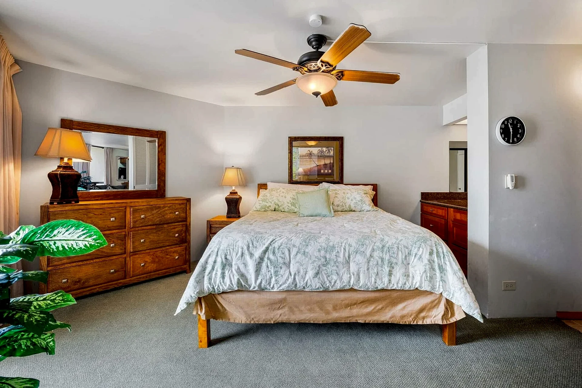 Kona By The Sea 315 - Oceanfront Condo & Pool Views in Kailua-Kona, Hawaii, United States — photo 4