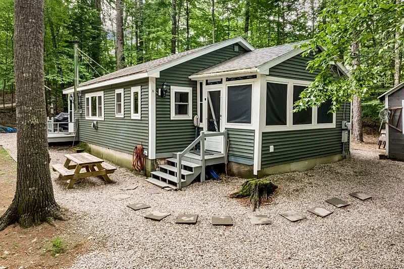 Adirondack inspired cottage with access to association beach on Lake Winni