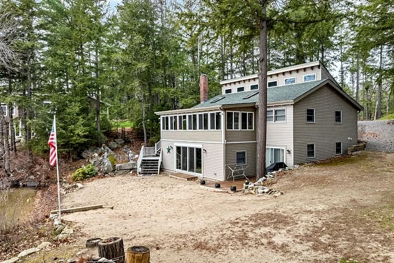 Winnipesaukee Lake Front Cottage with Sandy Beach and 25ft Dock Sleeps 8 in Moultonborough, New Hampshire, United States — photo 3