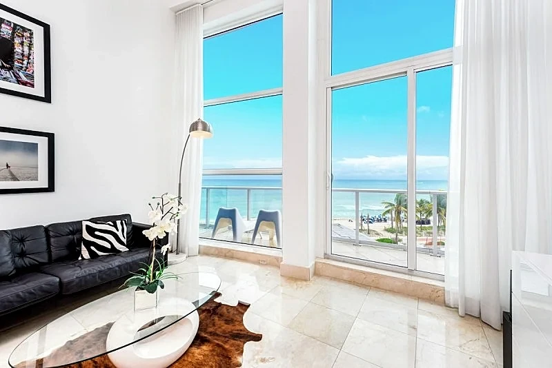 Oceanfront Loft Condo with Pool & Direct Beach Access in Miami Beach, Florida, United States — photo 2