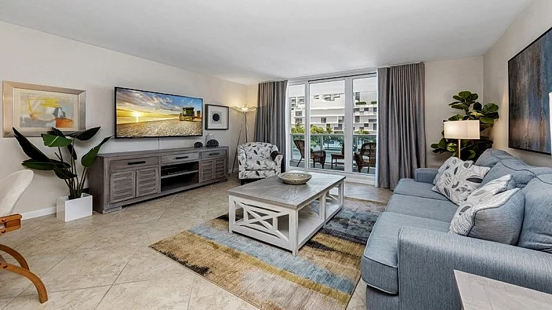 Roney Palace: Condo with Oceanfront Pool & Direct Beach Access in Miami Beach, Florida, United States — photo 3