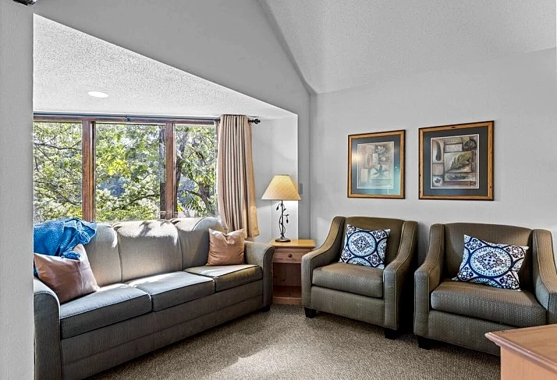 Holiday Shores 18 - Private Villa with Resort Amenities! in Osage Beach, Missouri, United States — photo 3