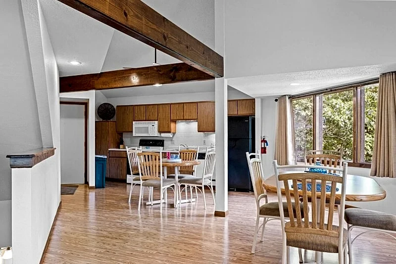 Holiday Shores 18 - Private Villa with Resort Amenities! in Osage Beach, Missouri, United States — photo 4