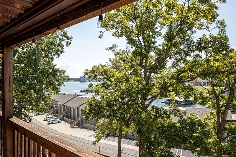 Southwood Shores 217-2C - Cozy Condo in Great Location! in Lake Ozark, Missouri, United States — photo 1