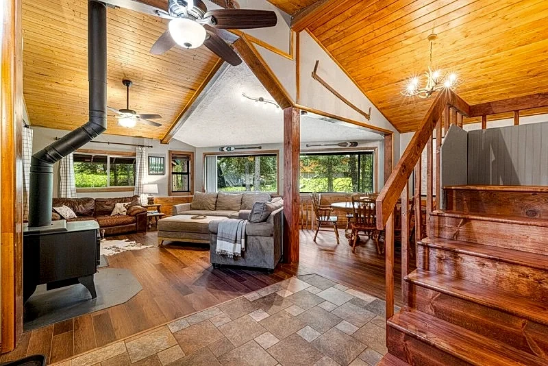 New! Dew Drop Inn - Pet Friendly, 5-min walk to river access