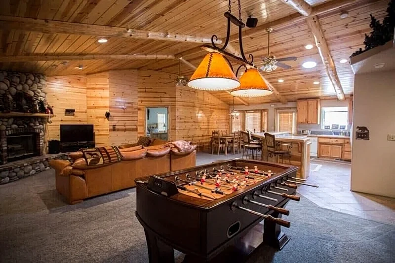 Casa de DeCarlo - Luxury w/Spa/Foosball/Near Summit - Big Bear Lake