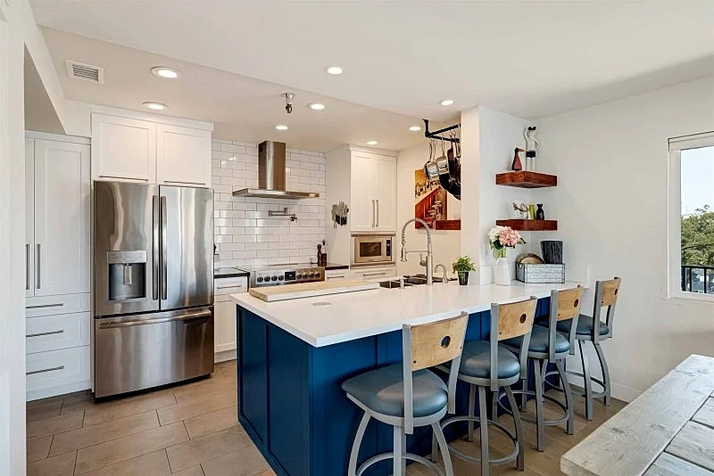 Ultimate Beachside Comfort: Stylish 2-Bed Condo Steps from South Redondo Beach in Redondo Beach, California, United States — photo 5