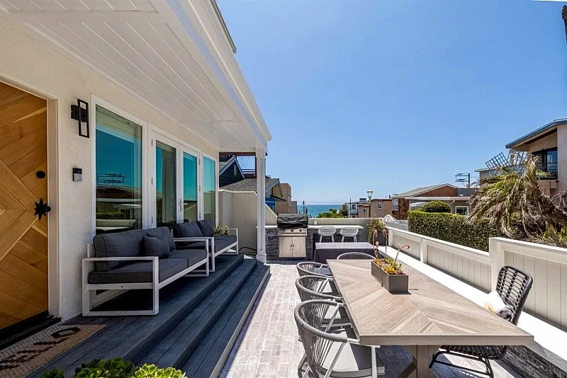 Oceanview Walk Street Beach House in North Hermosa – 4-Bed, 4-Bath, Patio