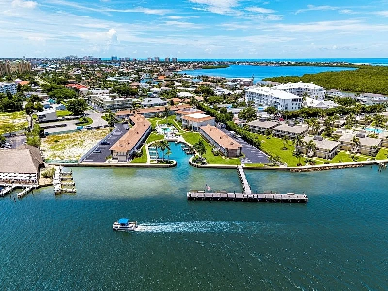 1 Bed @ Marco Inn Villas I Next To Iconic Snook Inn