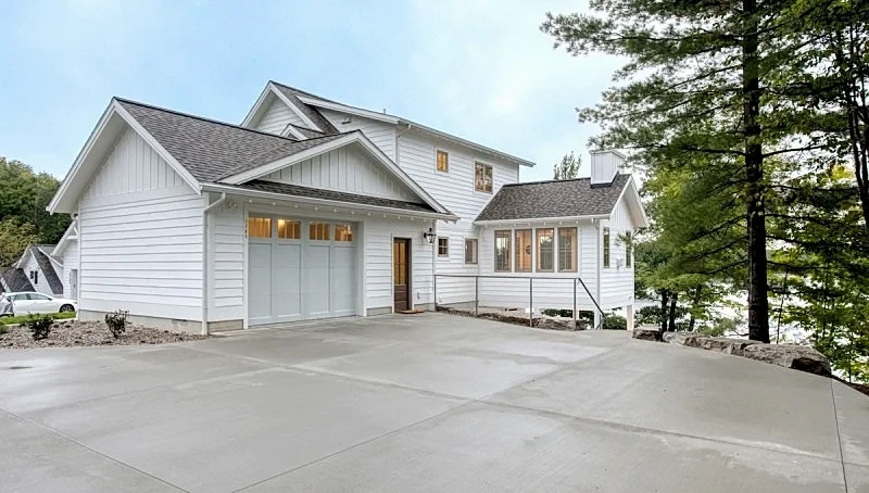 Traverse City Lakemore Resort, New Luxury Lakefront Home on Arbutus Lake in Traverse City, Michigan, United States — photo 2