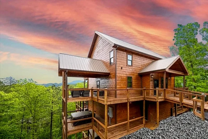 Smoky Haven Spacious & Upscale Cabin: Hot Tub, Sauna in Sevierville, Tennessee, United States — photo 1