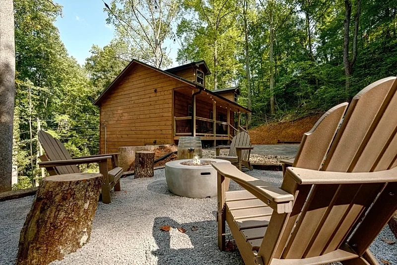 A Miracle in the Smokies Cabin: Hot tub, Pool table, Multicade in Sevierville, Tennessee, United States — photo 4