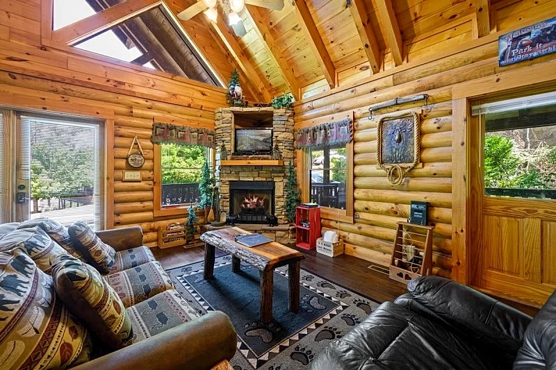 Wilderness Theater & Lodge! Hot Tub, Pool Table, PingPong in Pigeon Forge, Tennessee, United States — photo 4