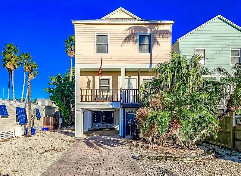 Seas the Day 3BR/2.5BA Modern Townhome w/ Swim Spa in Marathon, Florida, United States — photo 3