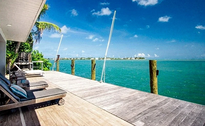 Dolfan Oceanfront Cottage w/ Dockage, Jacuzzi & Kayaks in Marathon, Florida, United States — photo 2