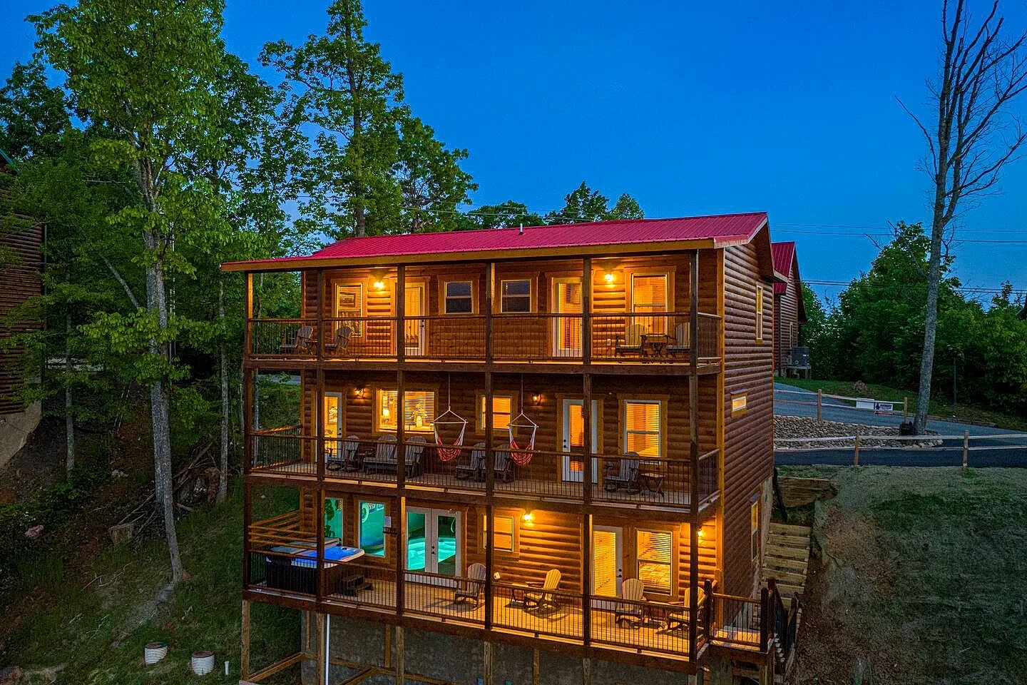 Elevated Views Smoky Mountain Cabin with Indoor Pool in Sevierville, Tennessee, United States — photo 5