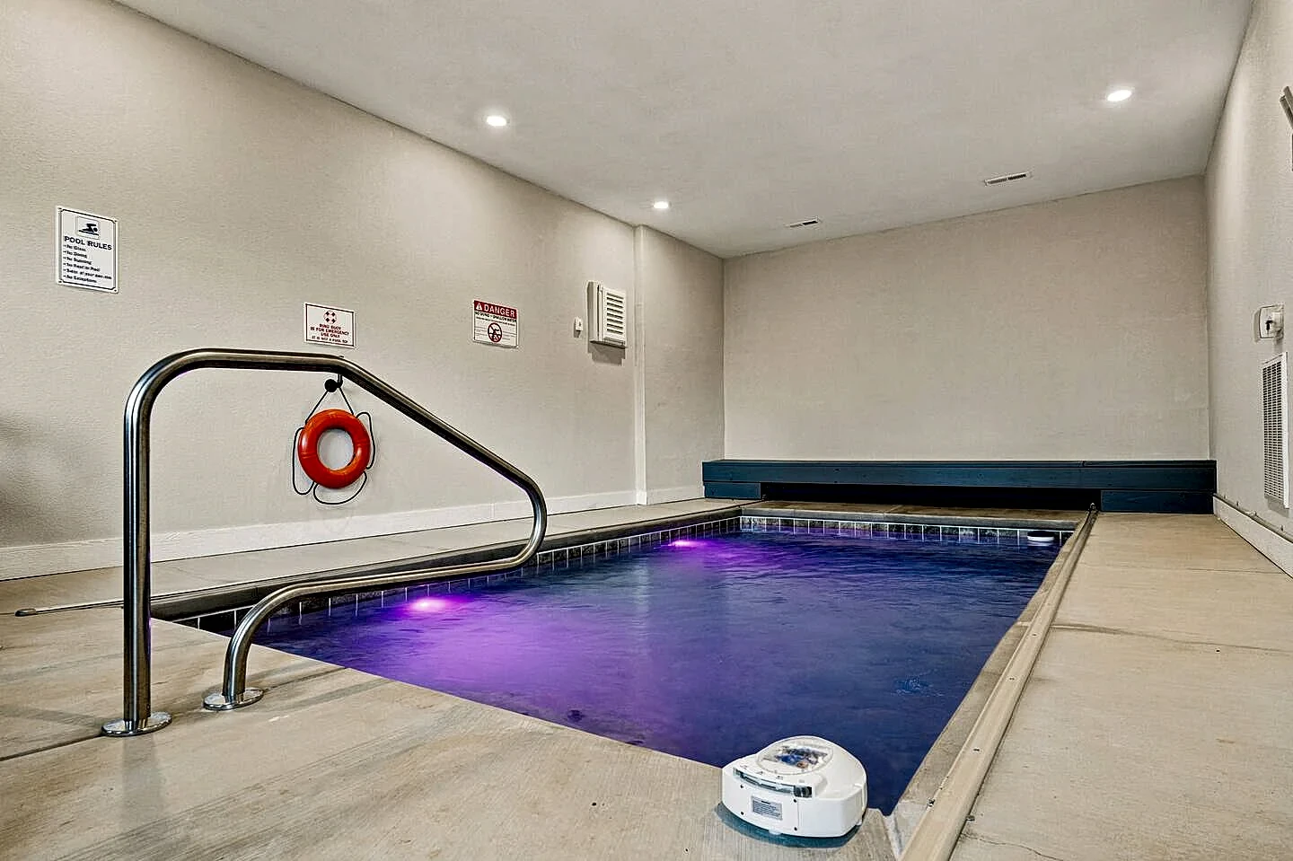 Mountain Mist Chateau – Cabin with Indoor Pool & Views in Sevierville, Tennessee, United States — photo 3