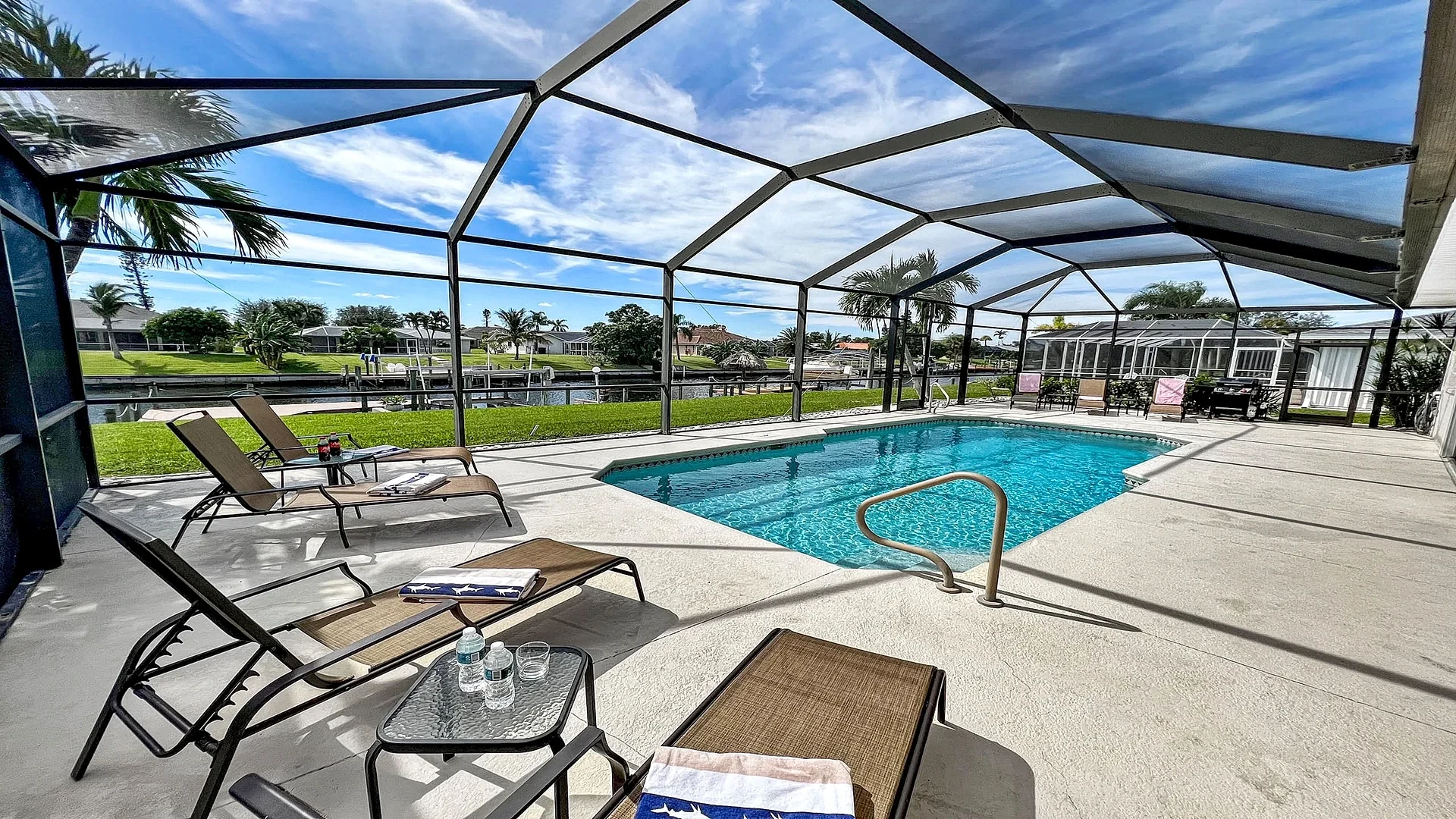 Timeout -south facing terrace with large pool