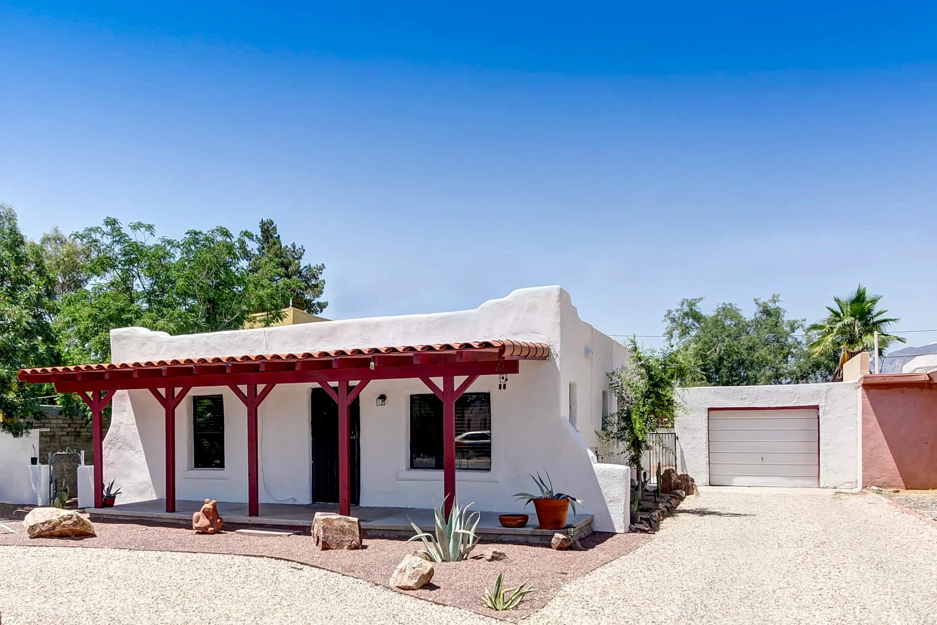 Historic Adobe Casita | Private, Fully‑Fenced Yard