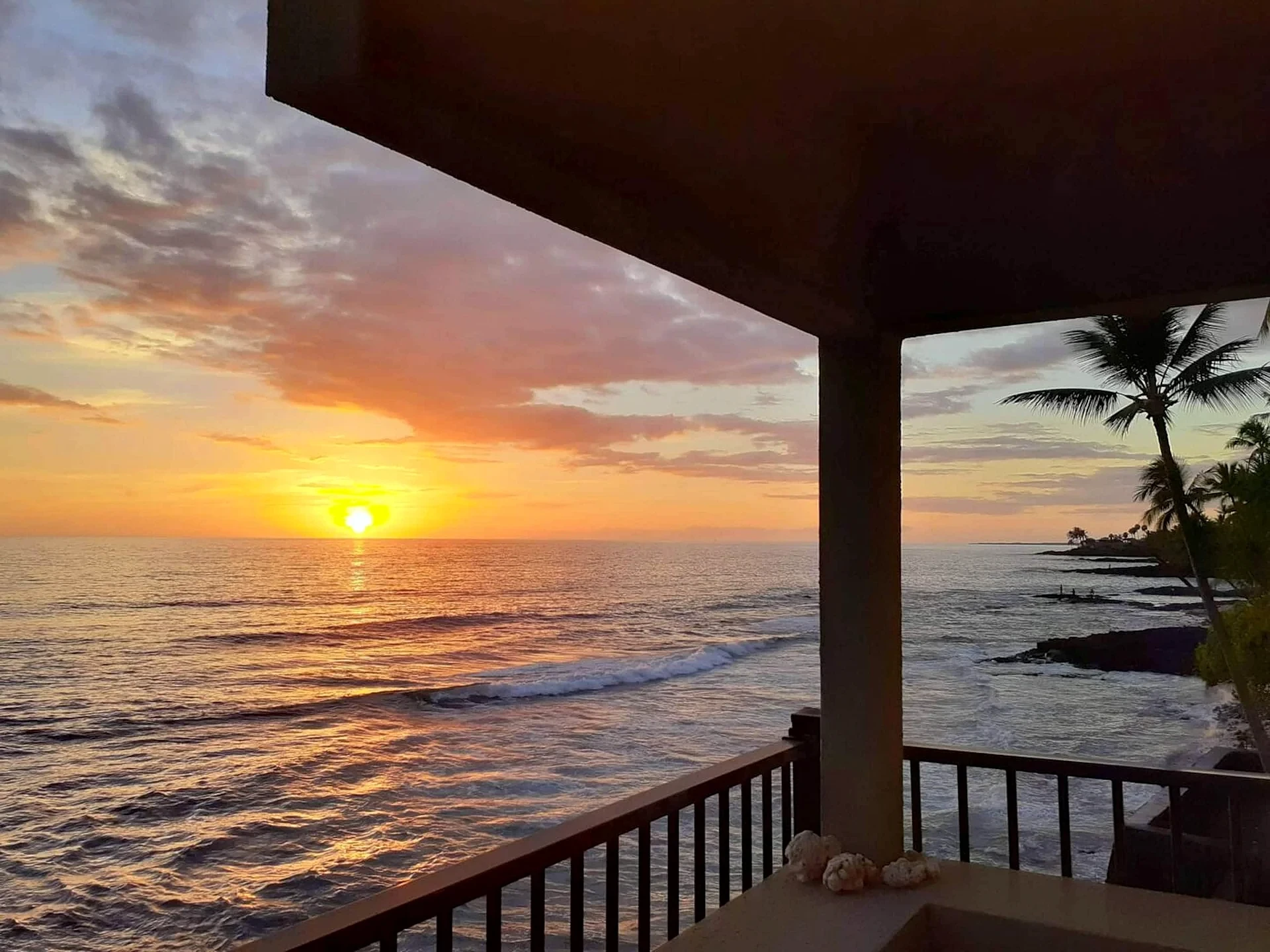 Banyan Tree 304 - Oceanfront Kona Condo with Views in Kailua-Kona, Hawaii, United States — photo 5