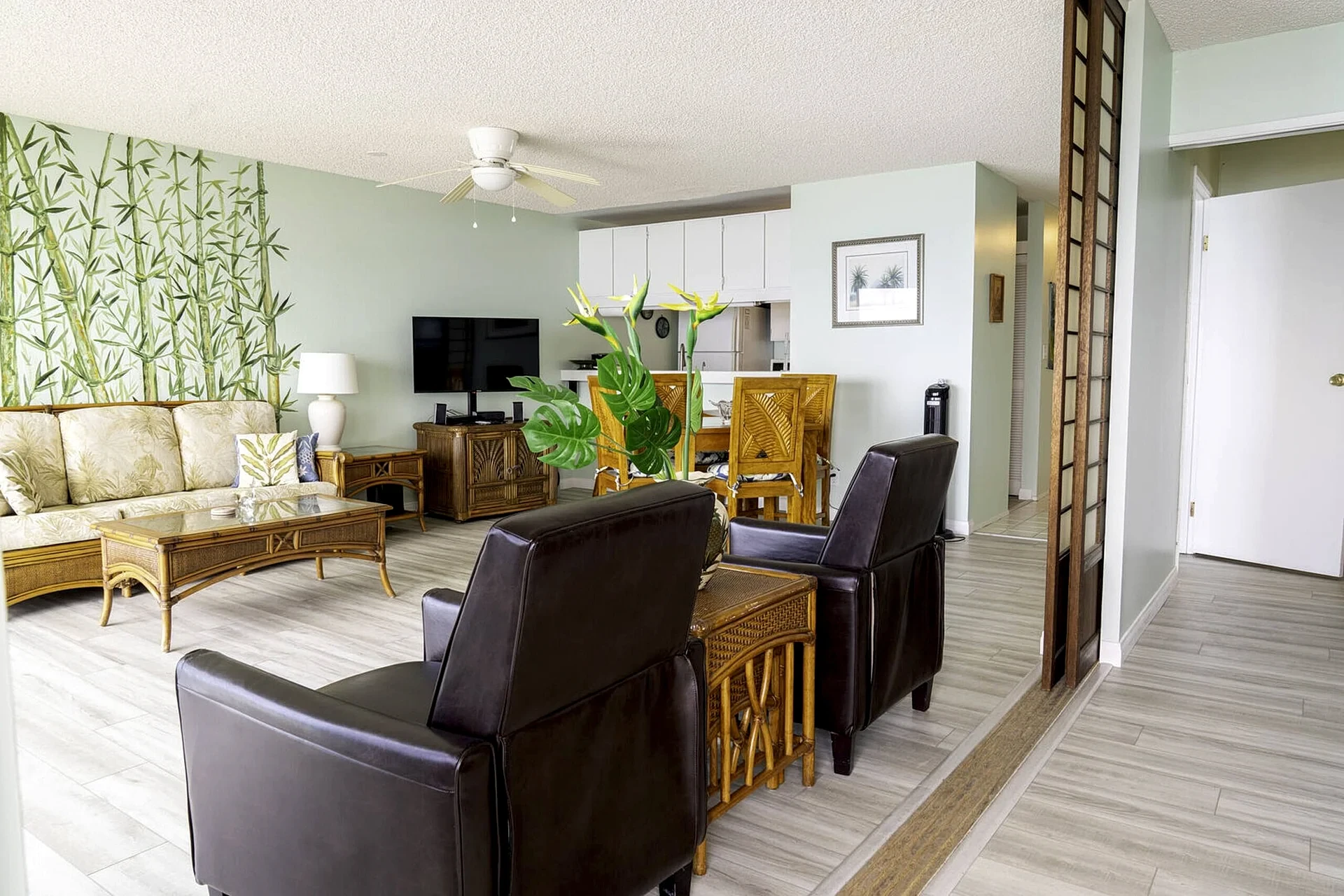 Banyan Tree 304 - Oceanfront Kona Condo with Views in Kailua-Kona, Hawaii, United States — photo 2