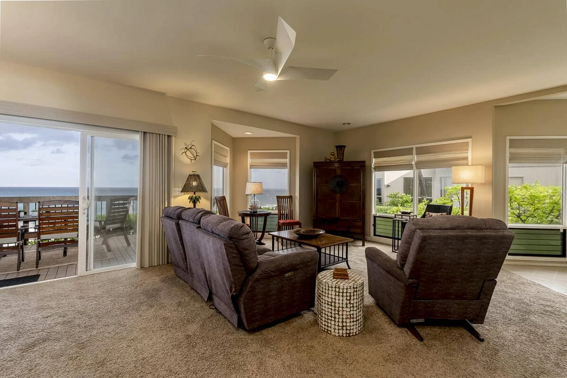 Kanaloa 2202 - Oceanfront 2BR Condo w/ Lanai, Pools & Views in Kailua-Kona, Hawaii, United States — photo 1
