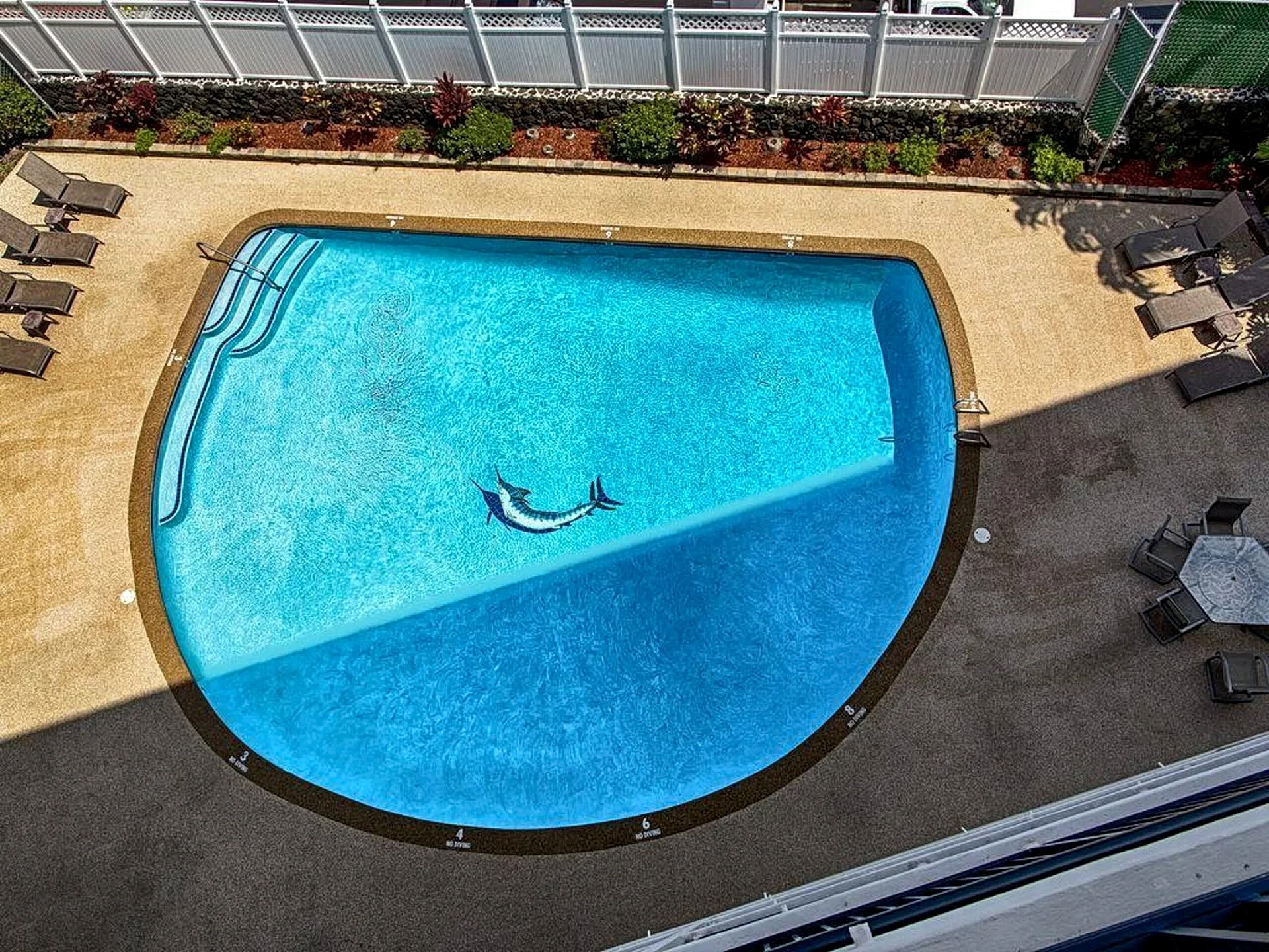 Kona Alii 711 - Oceanfront Penthouse, AC, Walk to Town in Kailua-Kona, Hawaii, United States — photo 5
