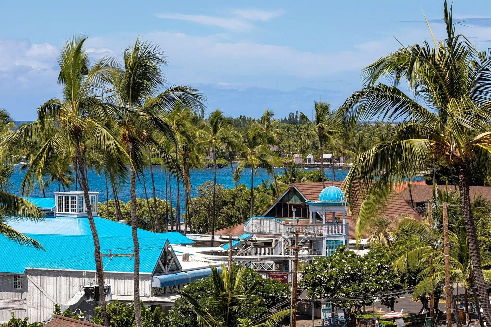 Kona Alii 711 - Oceanfront Penthouse, AC, Walk to Town in Kailua-Kona, Hawaii, United States — photo 4