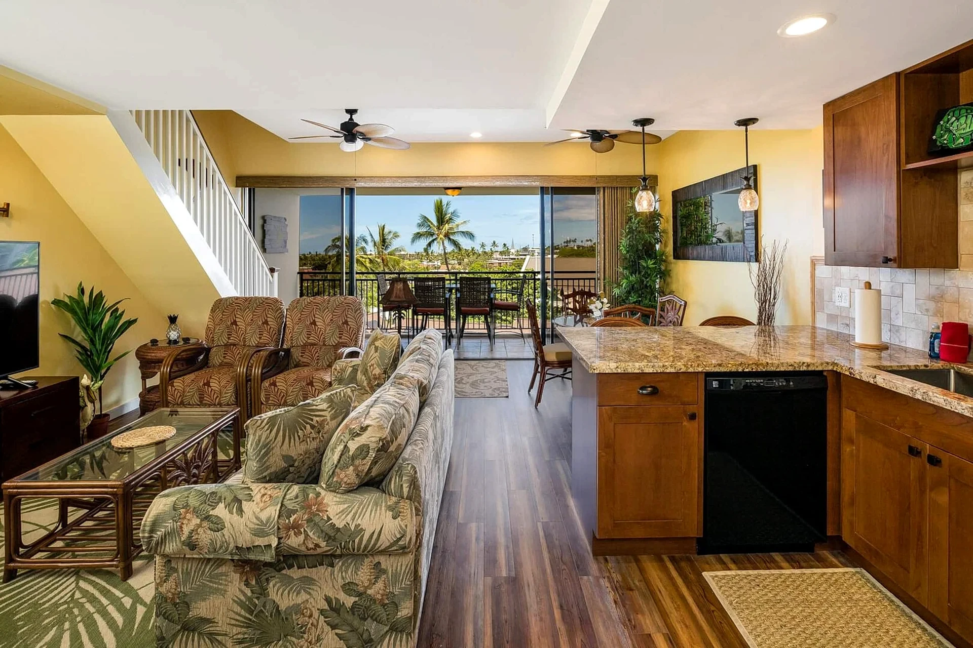 Kona Alii 711 - Oceanfront Penthouse, AC, Walk to Town in Kailua-Kona, Hawaii, United States — photo 1
