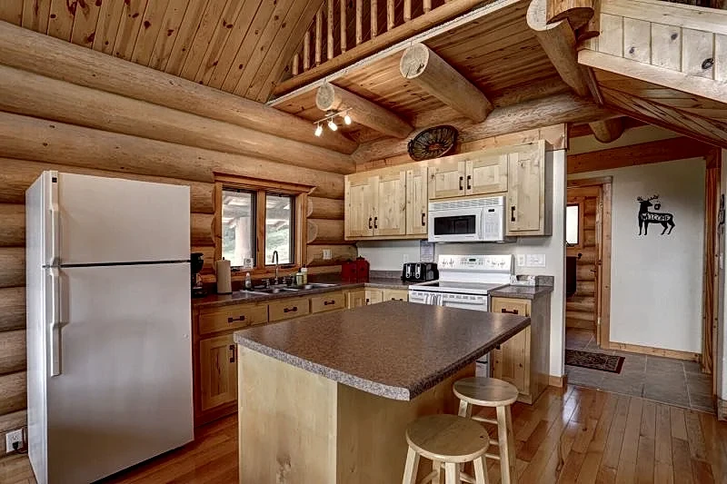 Dakota Log Cabin | 4 Bed, 2 Bath - Lawrence County in Lead, South Dakota, United States — photo 5