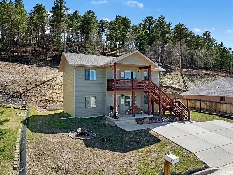 35 3rd street Upper Townhome | 2 Bed, 1 Bath in Lead, South Dakota, United States — photo 1