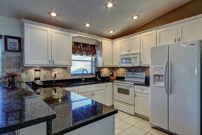 Exclusive Gulf Side Condo, 3 BR-2.5BA-IRB in Indian Rocks Beach, Florida, United States — photo 2