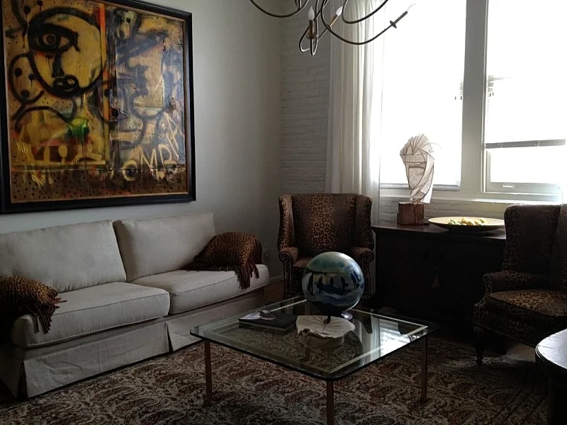 In the middle of the city, in a village of trendy warehouse-turned-condos in New Orleans, Louisiana, United States — photo 1