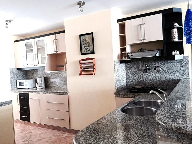 Ocean Views 2 Bedroom Condo in Salinas, Santa Elena, Ecuador — photo 3