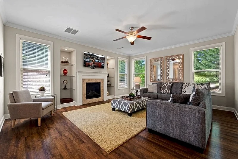 A Deluxe Townhome On Private Wooded Lot. Convenient To Atlanta, Peachtree City in Tyrone, Georgia, United States — photo 3
