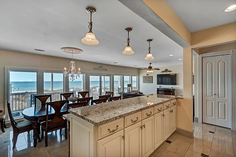 OCEANFRONT, BEACHFRONT, AMAZING VIEWS, 2-STORY COMPLEX, 1ST FLOOR, PET FRIENDLY! in Panama City Beach, Florida, United States — photo 1
