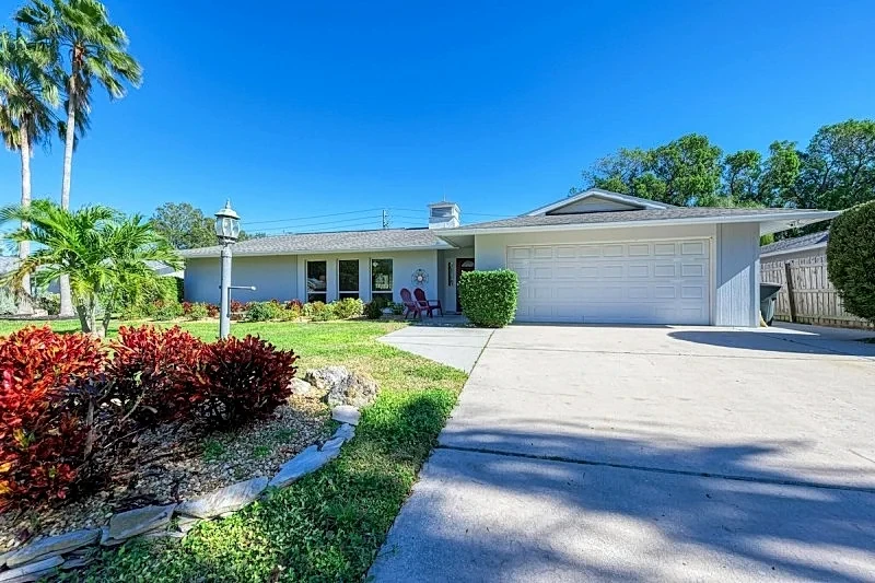 Your Dream Pool Home in Sarasota: #1 Siesta Key Beach a short drive in Sarasota, Florida, United States — photo 2