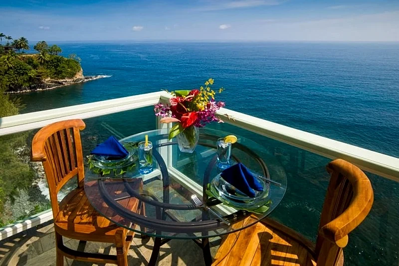 Stunning, majestic, oceanfront location, with an unmatched view. Hilo 2 miles.
