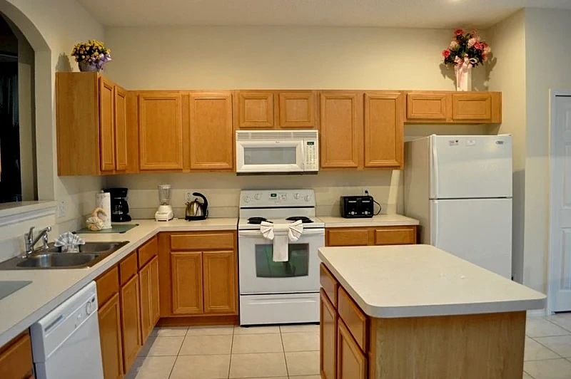 7 beds sleep 16. Minnie's-mansion in Emerald Island in Kissimmee, Florida, United States — photo 2