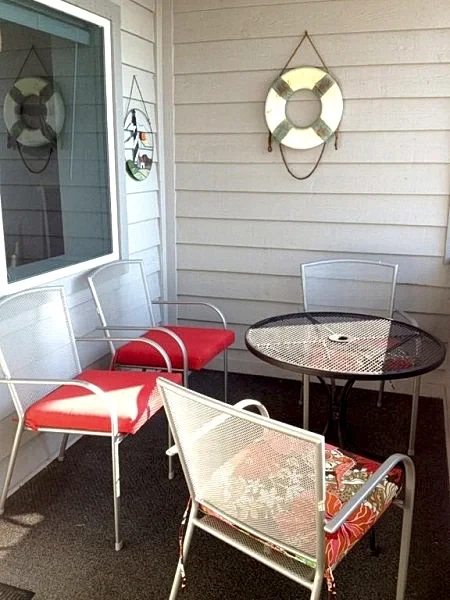 Modern/Industrial Beachfront Condo w 4 Noah's Ark wristbands, newly renovated in Wisconsin Dells, Wisconsin, United States — photo 3