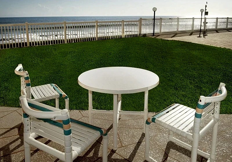 Direct Oceanfront – Ground floor with excellent views