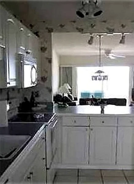 Enchanting Beachfront 'Toes in the Sand' Condo in Siesta Key, Florida, United States — photo 4