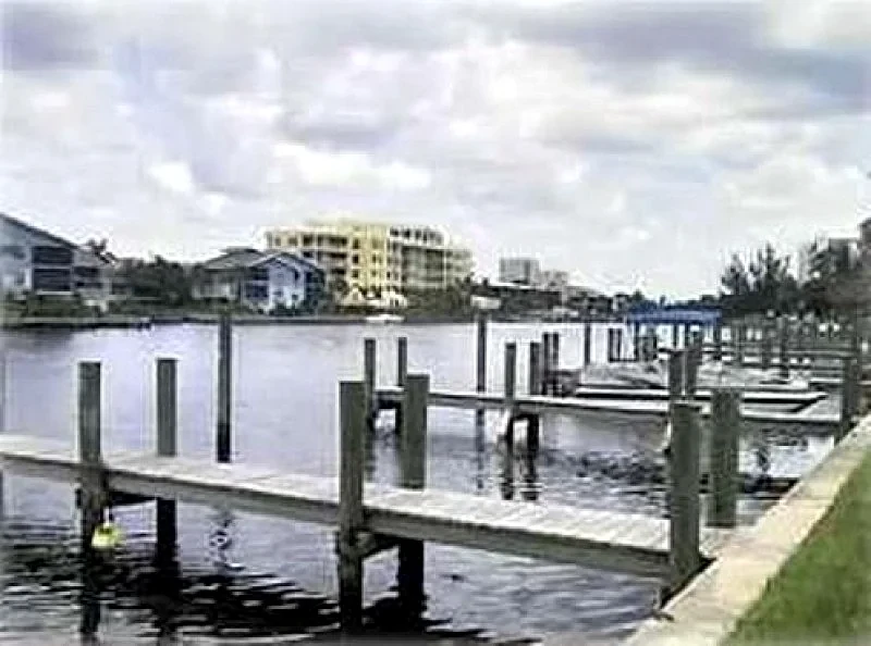 Enchanting Beachfront 'Toes in the Sand' Condo in Siesta Key, Florida, United States — photo 5