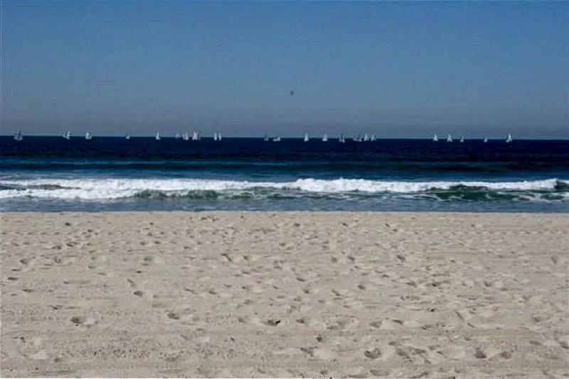 Surf Side Cottage with patio, Two Kings Suites, Bunk Cave & 70 steps to sand! in San Diego, California, United States — photo 5