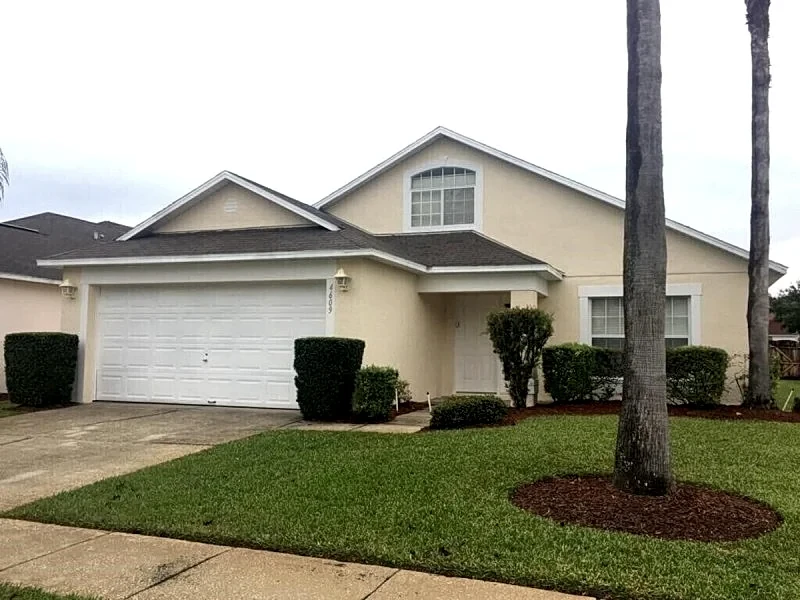 Lovely 4 bed/3 bath villa in the beautiful gated community of Lake Berkley